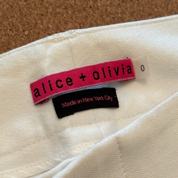ALICE + OLIVIA - WHITE PANTS - Sz 0 - Picture 3 of 5
